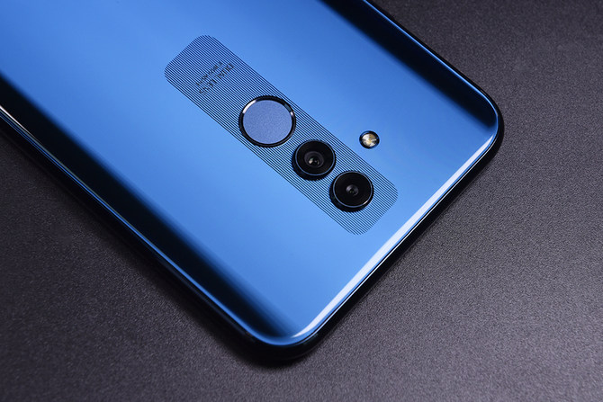 麦芒7评测:AI智慧四摄+全面屏,这款麦芒很有料