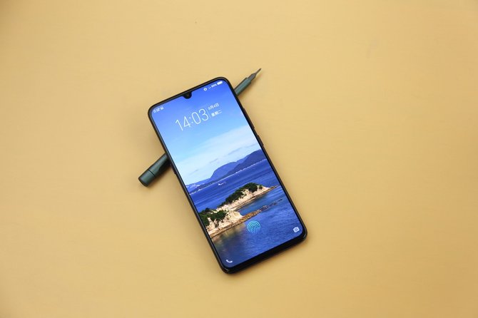 vivo X23首发拆解:屏幕指纹+水滴屏工艺成熟
