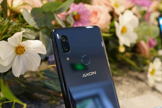 引领新体验 中兴天机Axon 9 Pro正式发布