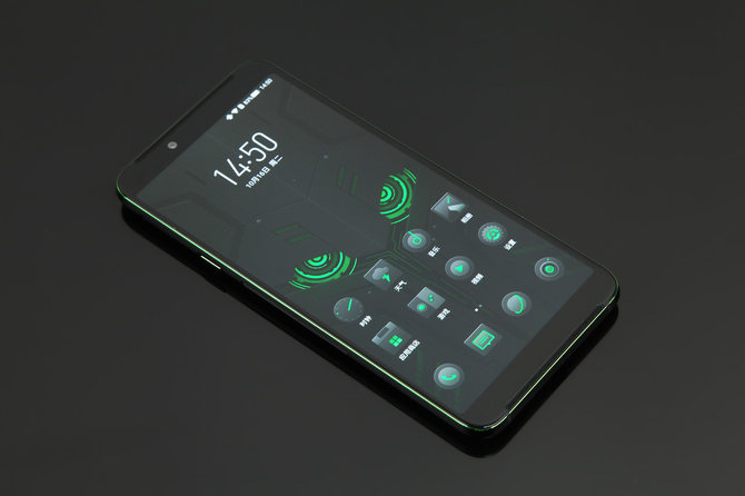 双旗舰战略的开端之作 黑鲨游戏手机Helo评测