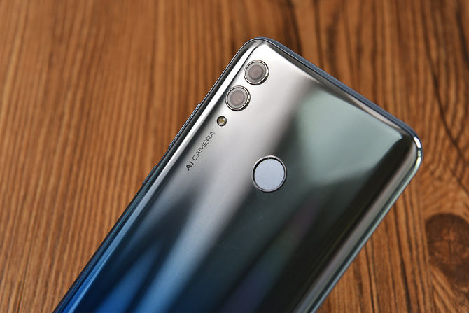 朱正廷代言美拍轻旗舰 荣耀10青春版发布