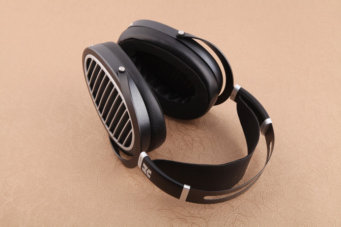 ¶ HIFIMAN ANANDAƽ