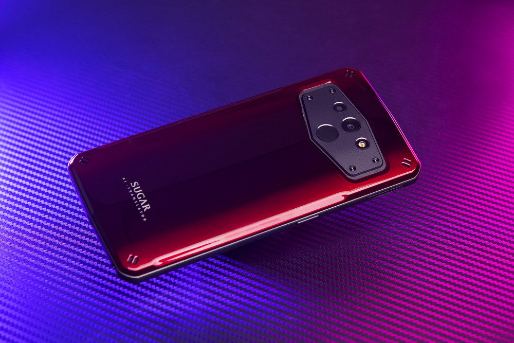 感受超跑的澎湃激情 糖果电霸手机C21图赏