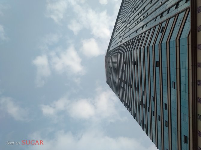 糖果电霸手机C21评测:带你体验不断电的AI翻译官