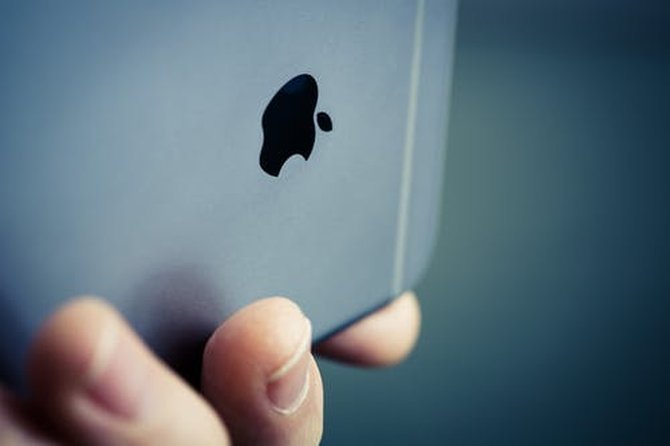 苹果官方网店iPhone XR大降价 苹果遭奢侈品
