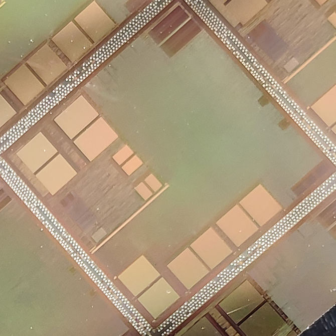 手机秒杀放大镜 荣耀V20 4800万像素挑战微观晶体管