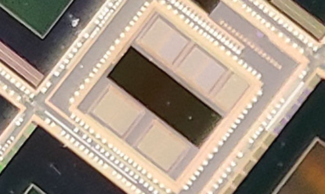 手机秒杀放大镜 荣耀V20 4800万像素挑战微观晶体管