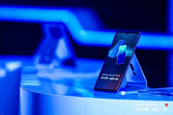 ߹ Axon 10 Pro5Gʽ ۼ3199Ԫ