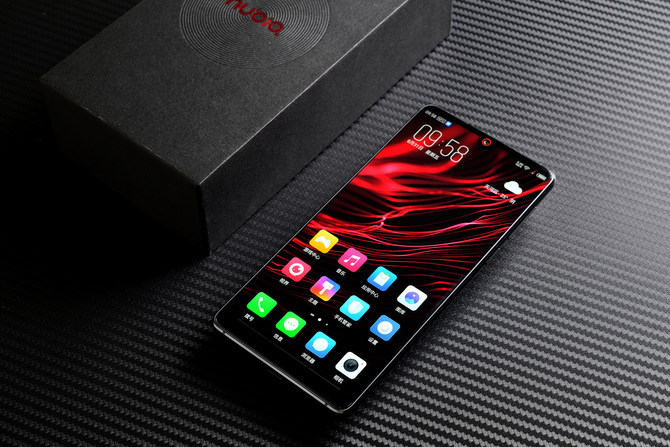 努比亚Z18评测:迟来的旗舰靠奇招翻盘?