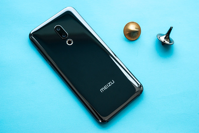 来自方寸间的纠缠 魅族16th的手感为什么好?