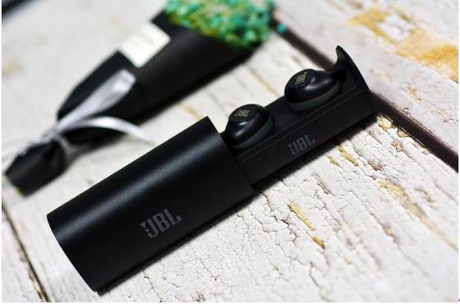 ʱ JBL C230TWS߶