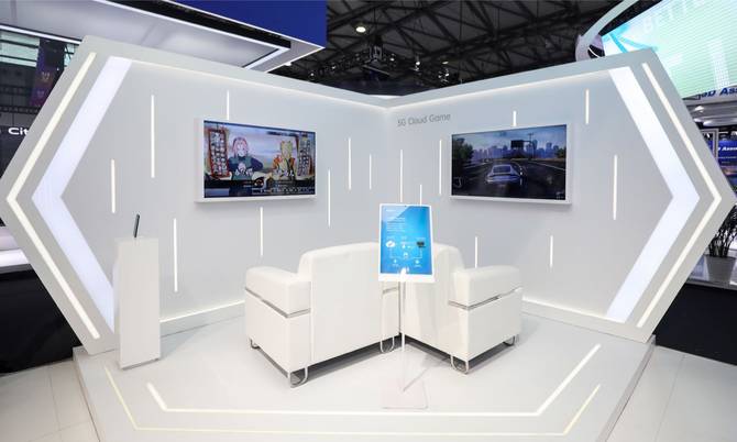 OPPO创新科技亮相MWC2019上海 首发“透视全景屏”和“无网络通信技术”