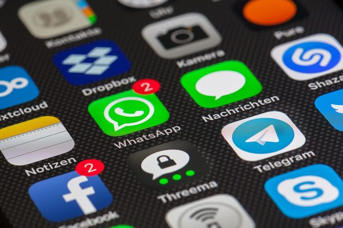 如何在whatsapp上以加错人为借口避免尴尬