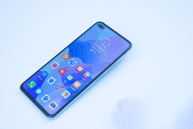 华为nova6 5G版详细评测:重新定义5G时代的潮流自拍旗舰
