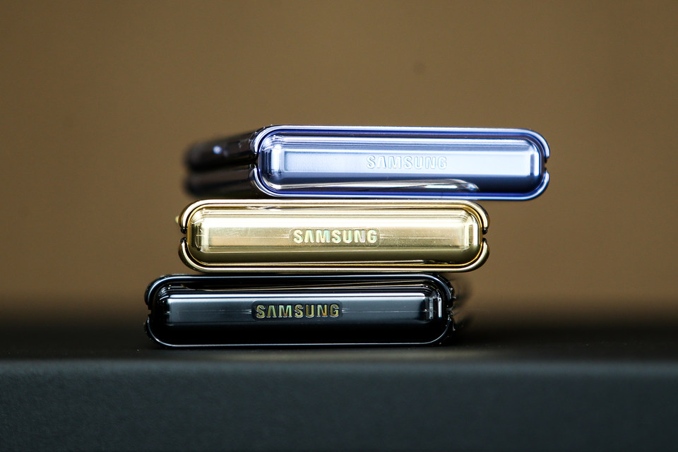 šǡֻ Galaxy Z Flipɫͼ