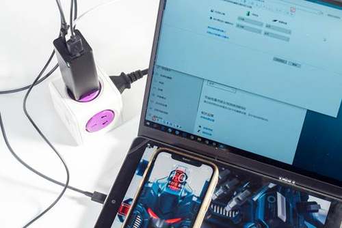 倍思氮化镓快充评测，一头多用差旅人士必备