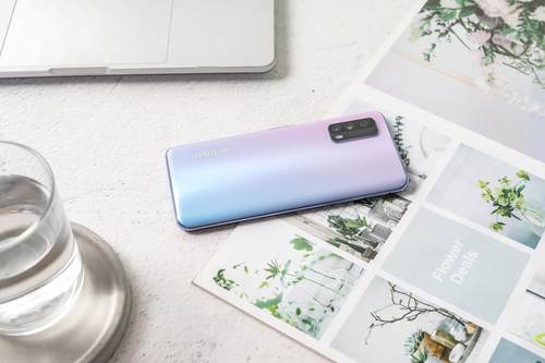 ���ڻ����ܾ�ƽӹ��iQOO Z1x������ֵ�����ܡ����䡰��ɱ��