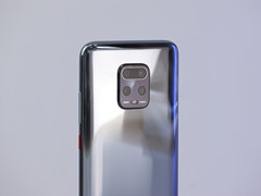 具有未来感的手机 Redmi 10X Pro液态银开箱