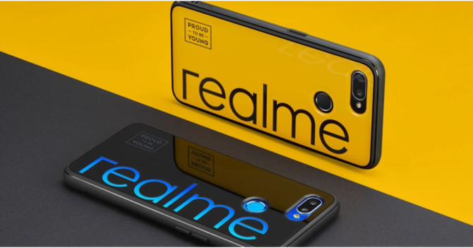 银色与大LOGO的碰撞 realme这款新机看着就很酷
