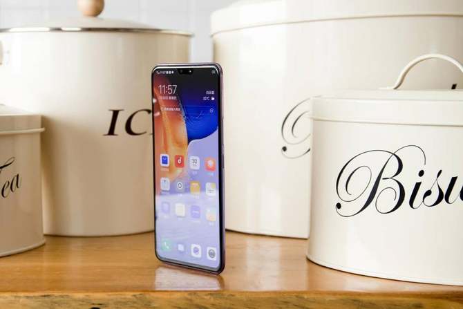 极致轻薄+4400万前摄，vivo S7用实力呈现自然美