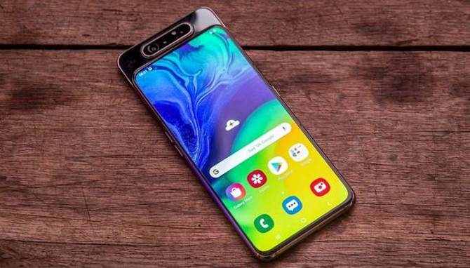 ����A82�»��ع⣺ҵ���׿���÷�ת��ͷ��5G�ֻ�