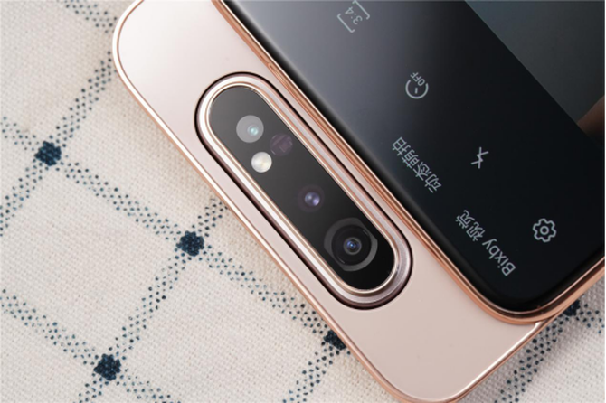 ����A82�»��ع⣺ҵ���׿���÷�ת��ͷ��5G�ֻ�