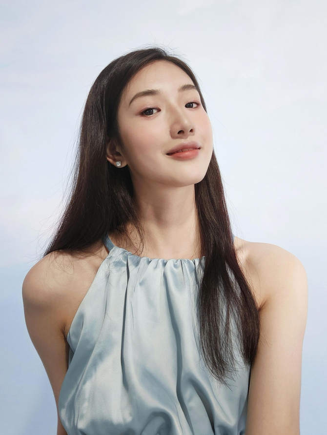 OPPO����ȫ����ױ��ʦBobbi Brown����ר������ױ��