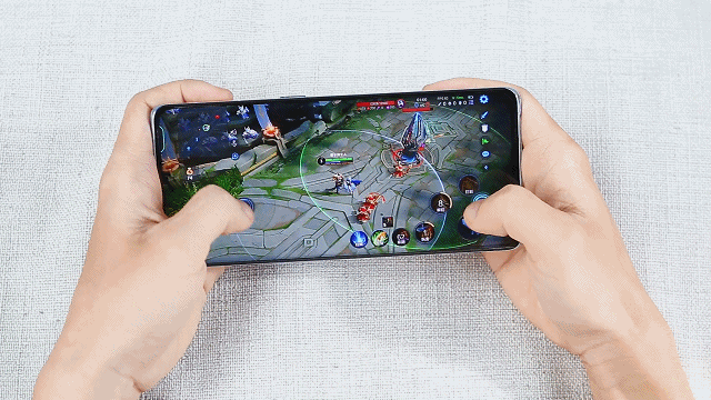 ��Ҳ���ճ���ʾ��OPPO Reno6ϵ�пƼ���ױ������Ȼ��ױ��̬