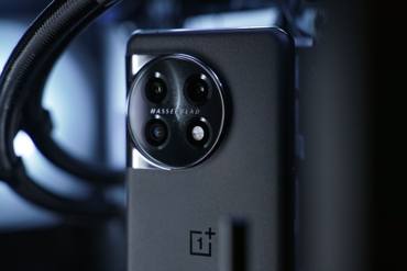 一加11评测：3999买12+256GB，2023性能手机教科书