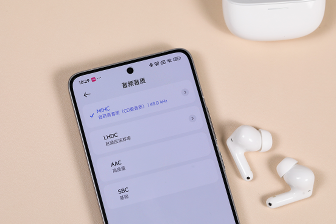 评测：圈瓷同轴三单元与空间音频带来的全新听觉体验龙8体育入口REDMI Buds 6 Pro(图6)