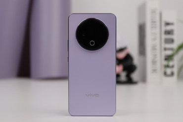 8200mAh超大电池！vivo Y500 这台 “续航灭霸”，竟把耐用性拉满了