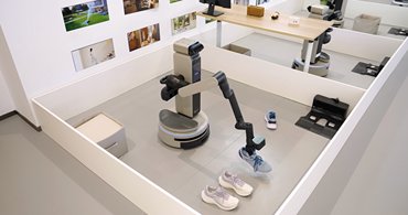 科沃斯「走进‘科’学」探访：八界家庭服务机器人引领全场景具身智能