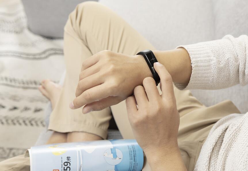 苹果手表香港欧洲开通ECG,但在中国华米早就