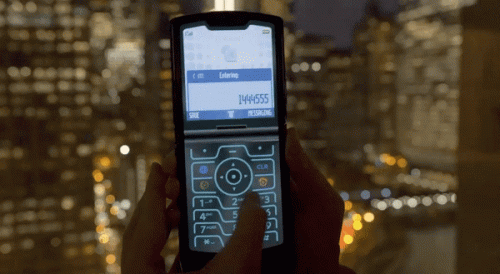 致敬razr V3，razr 5G经典重燃