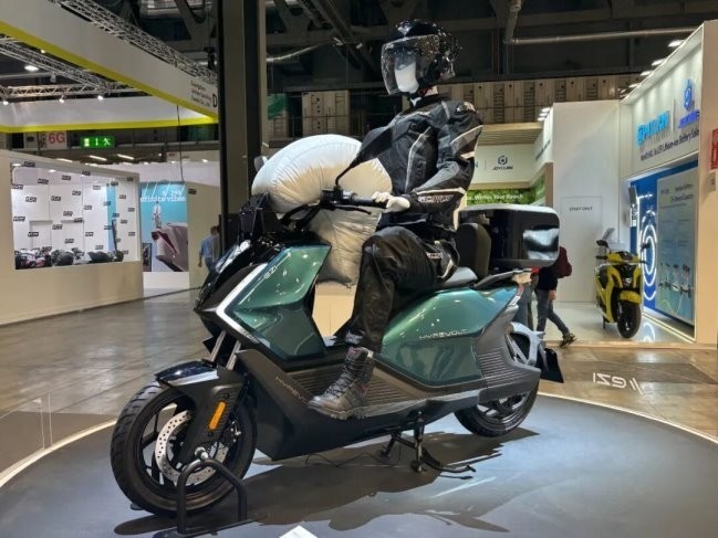 EICMA 2025 重新定义电动轻出行，EM05成欧洲年轻人第一辆智能电动车