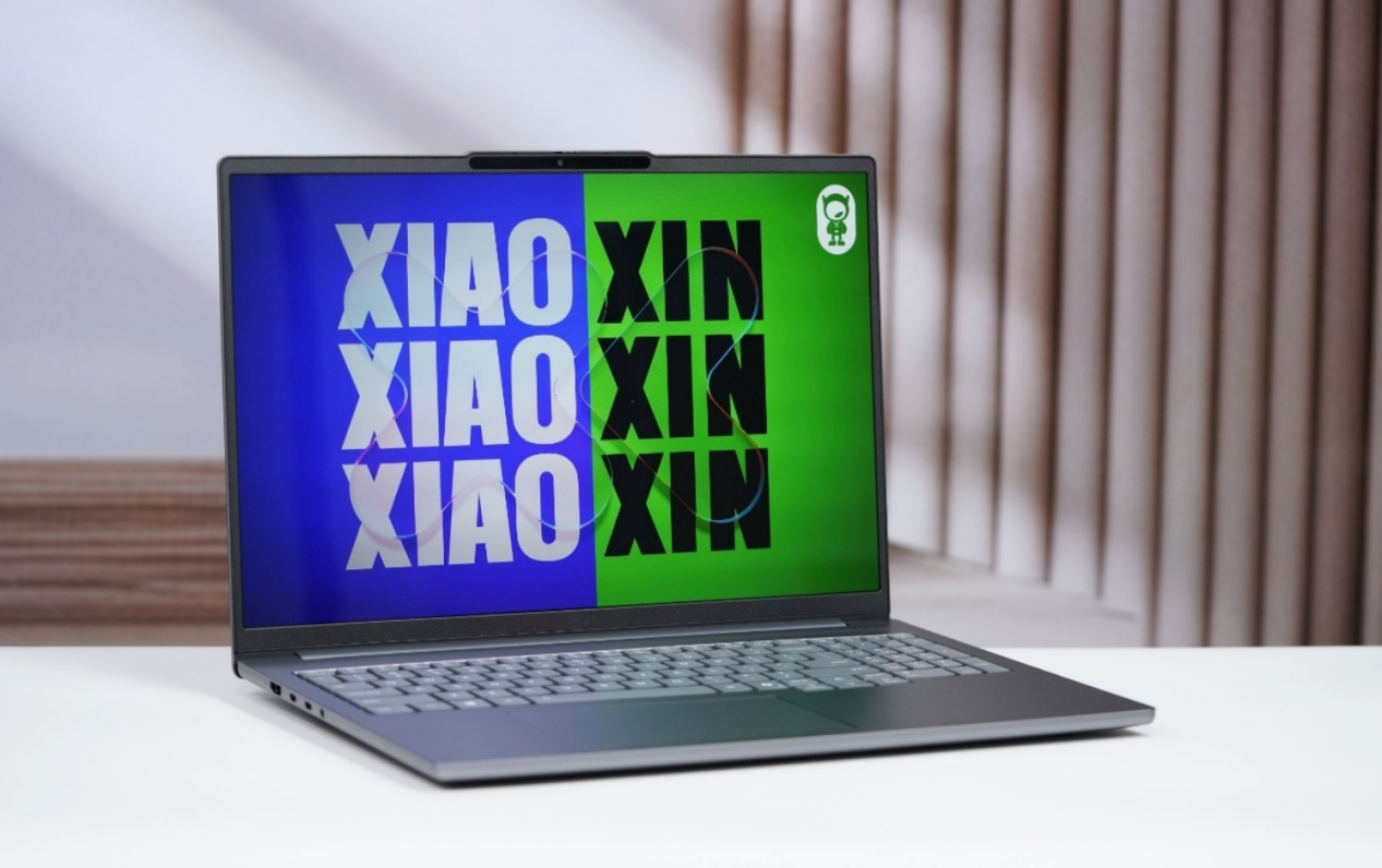 桌子上放着电脑

AI 生成的内容可能不正确。