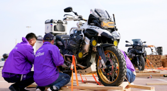 跨越速运货运航空服务为阿拉善摩托车英雄会提供专业服务