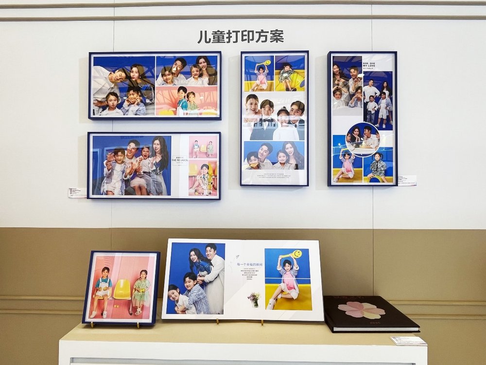 墙上贴着许多海报
AI 生成的内容可能不正确。