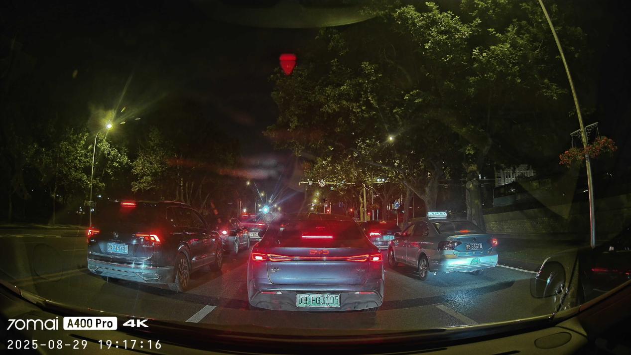 夜间行车效果3车道