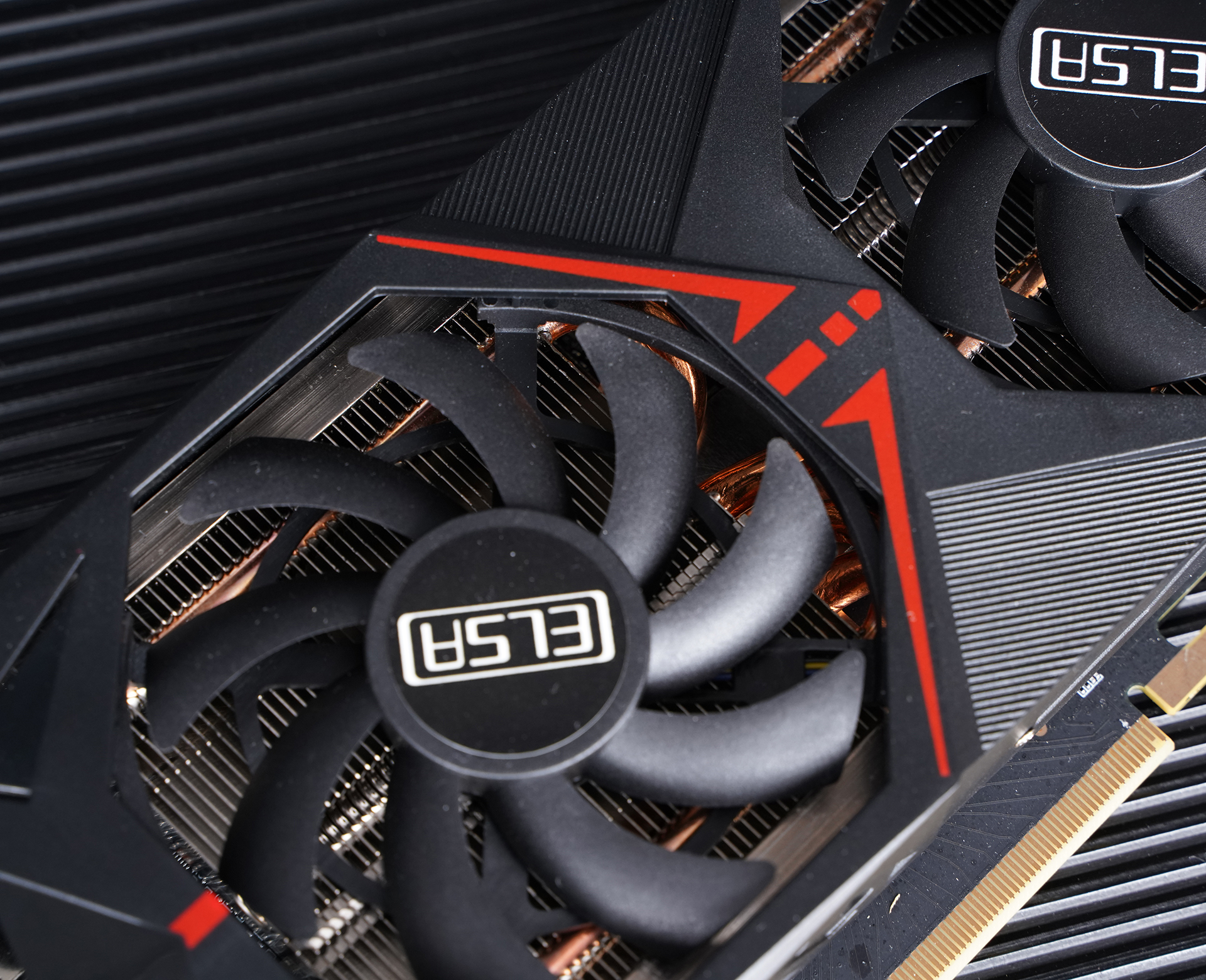 想要畅玩光追游戏 还得选RTX2060Super