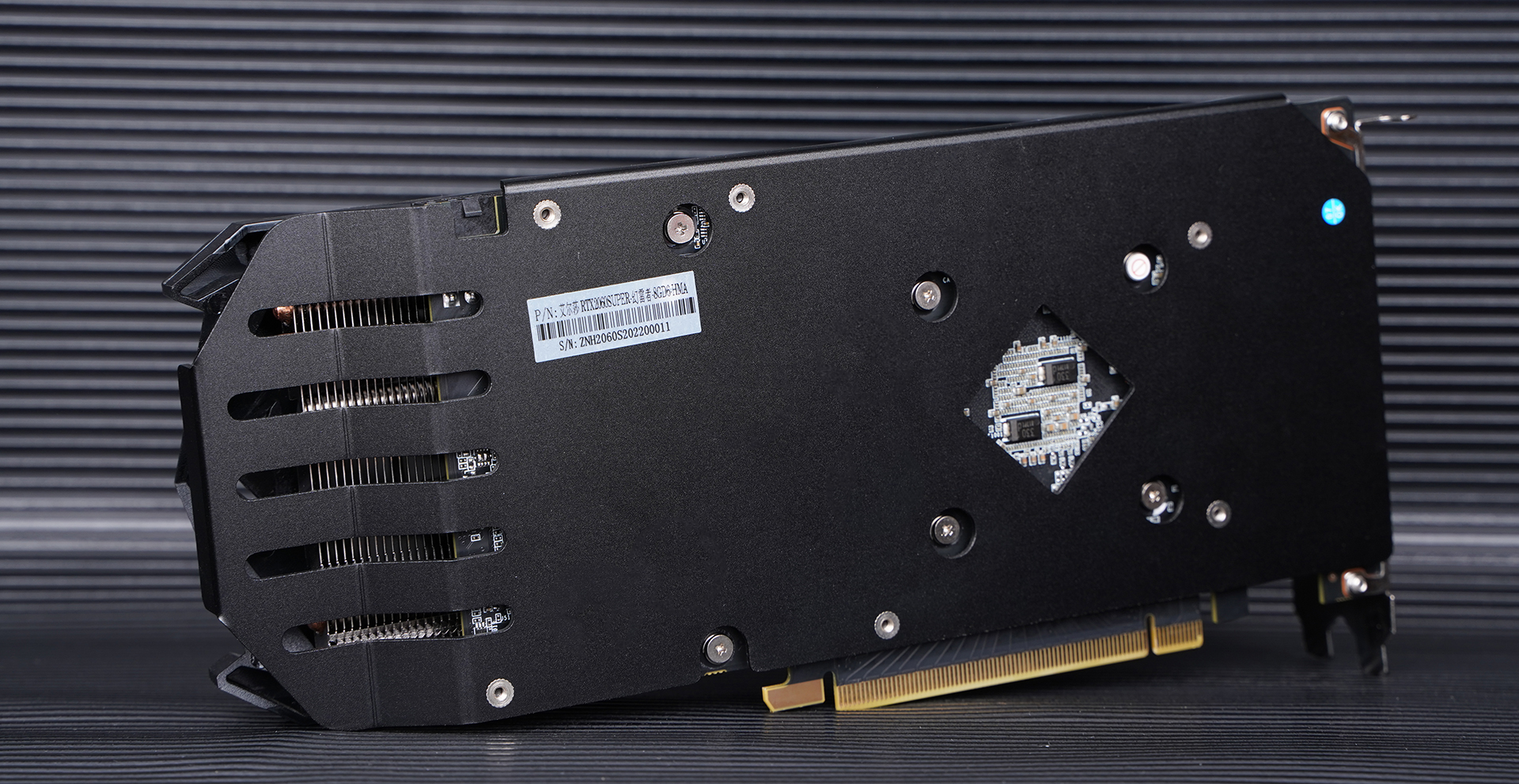 想要畅玩光追游戏 还得选RTX2060Super