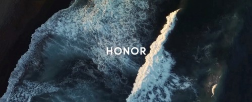 以产品为根本的心,在未来,honor荣耀一定能在每一个城市点亮荣耀logo