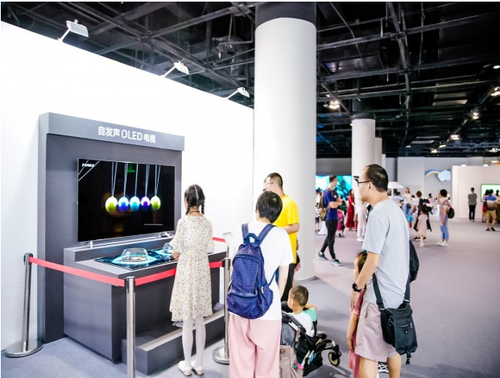 当暑假遇上OLED,一场关于未来生活的科技探秘