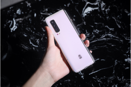 从心出发 心系天下三星W20 5G探索心灵旅程