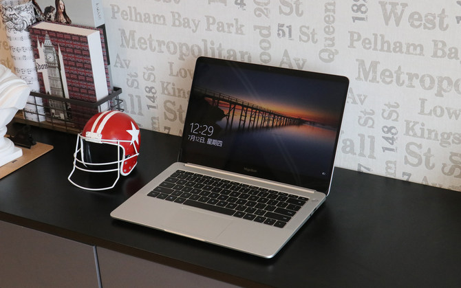 英特尔八代酷睿加持 荣耀magicbook触屏版发布