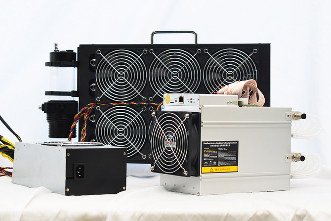 业界首款水冷矿机 蚂蚁矿机s9 hydro评测