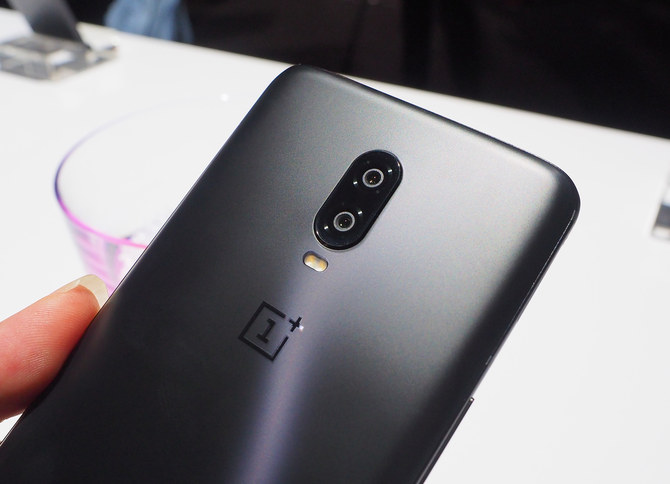 快速光感指纹 实用手持夜景 一加6t上手评测