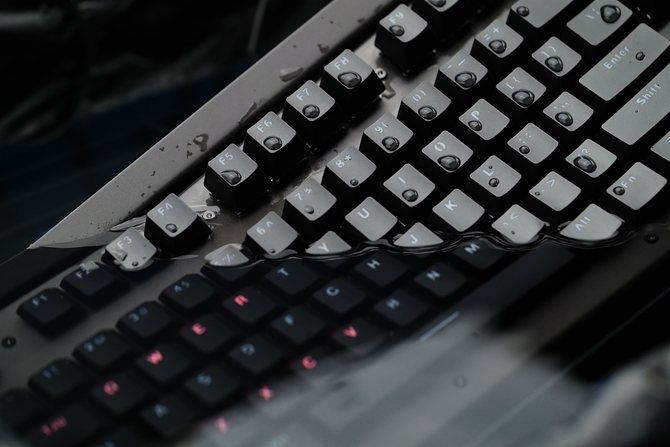 防水新力作 雷柏v750背光机械键盘图赏