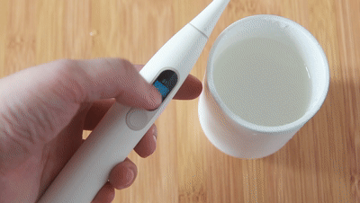 ai彩屏触控悬浮磁吸设计全球首款智能触屏电动牙刷ocleanx评测