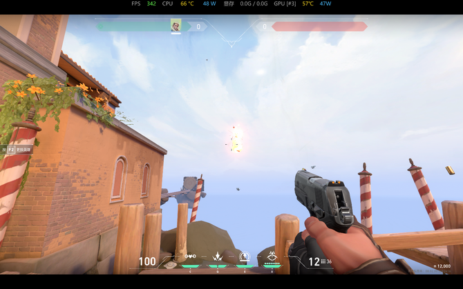 它搭载了增强版酷凉风暴散热技术,内置均热板导热,这也是暗影精灵家族